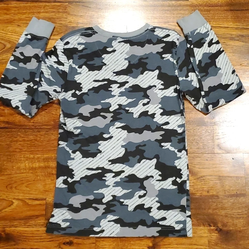 Boys Levi's green & black camo long sleeve shirt size L